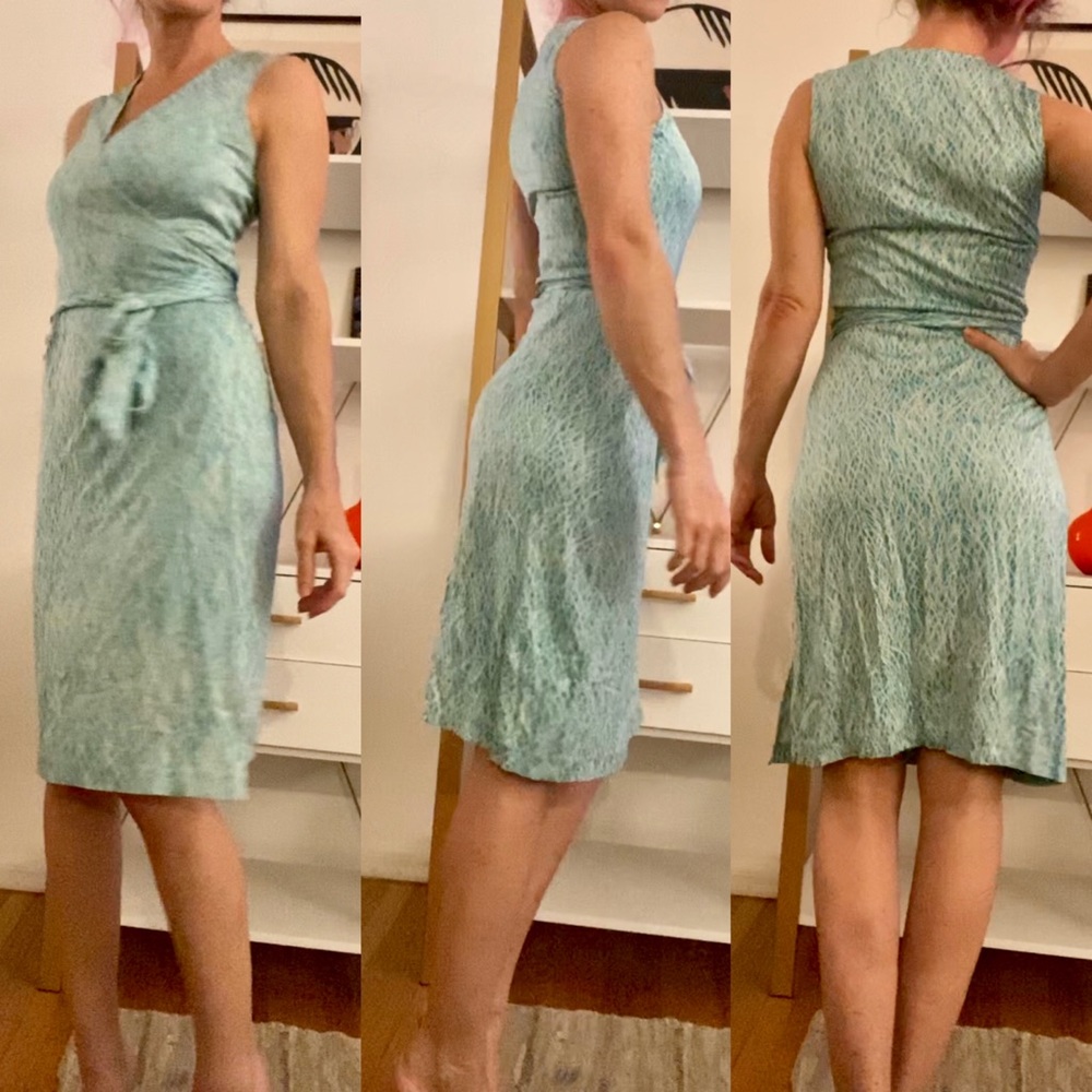 DVF wrap dress 👗 Aqua and White